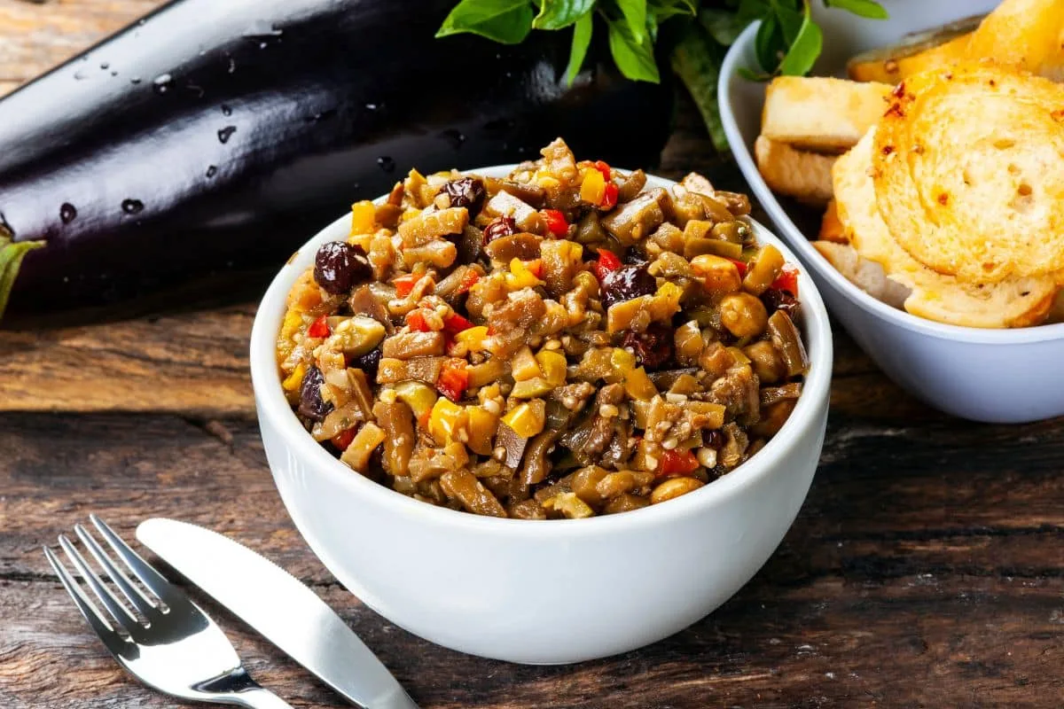10 Receitas para o Natal que Vão Brilhar na Sua Mesa! 8 Antepasto de berinjela para servir na sua ceia!