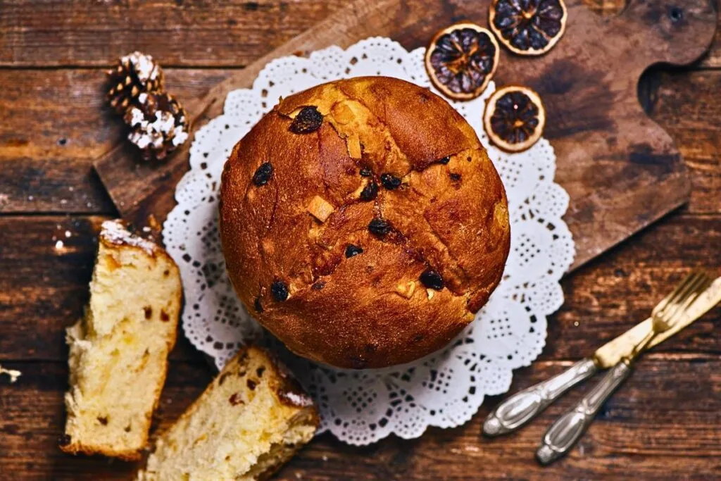 10 Receitas para o Natal que Vão Brilhar na Sua Mesa! 3 Magia Natalina na Cozinha: Panetone Caseiro Irresistível!