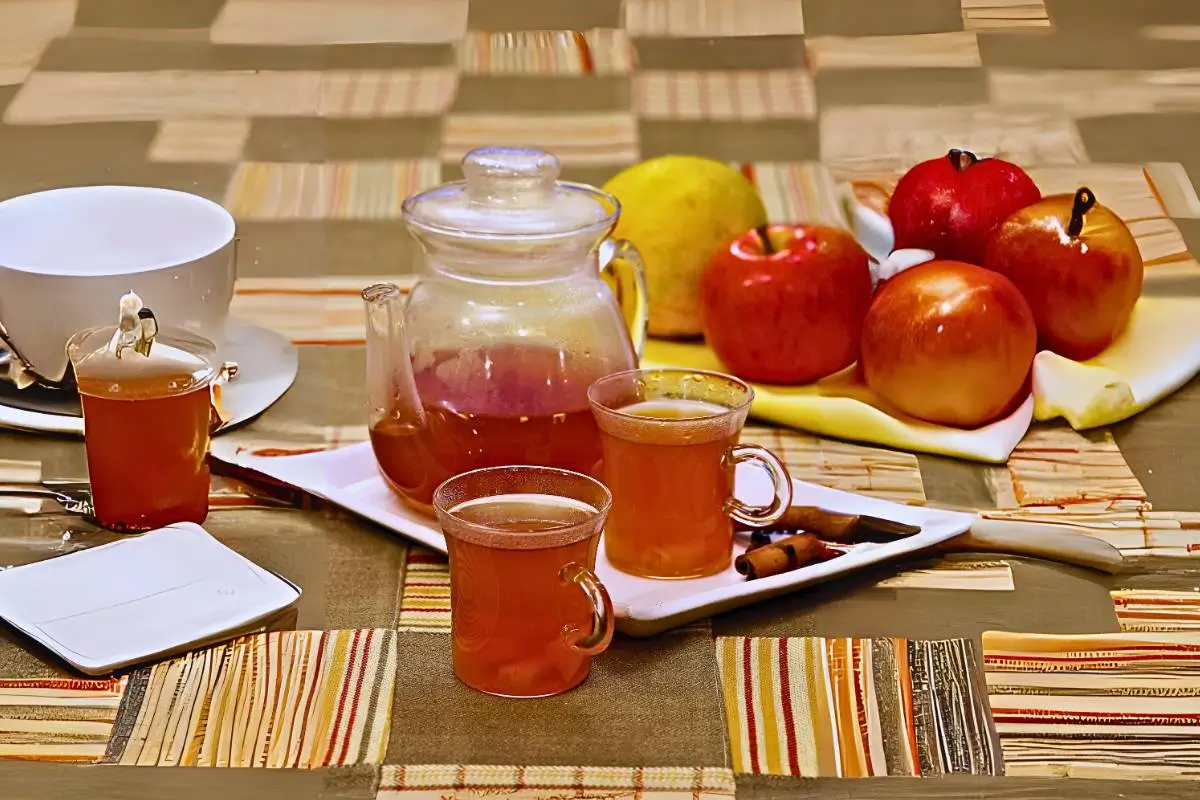 Transforme Sua Saúde: Chá Emagrecedor com Chá branco, hibisco e carqueja. Desperte Seus Sentidos!