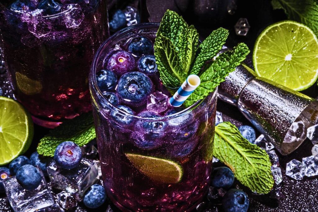 Descubra o Mocktail de Blueberry e Limonada: Uma Bebida Vibrante para Todos os Momentos!