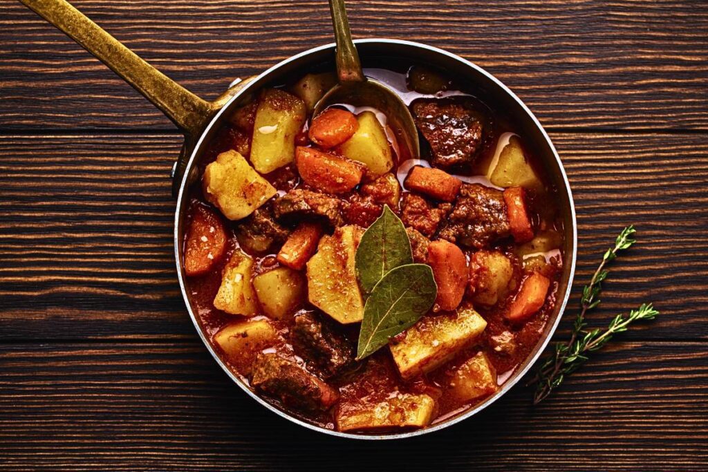 Sabores da tradição em uma receita: Carne de Panela com Batatas para aquecer o coração!