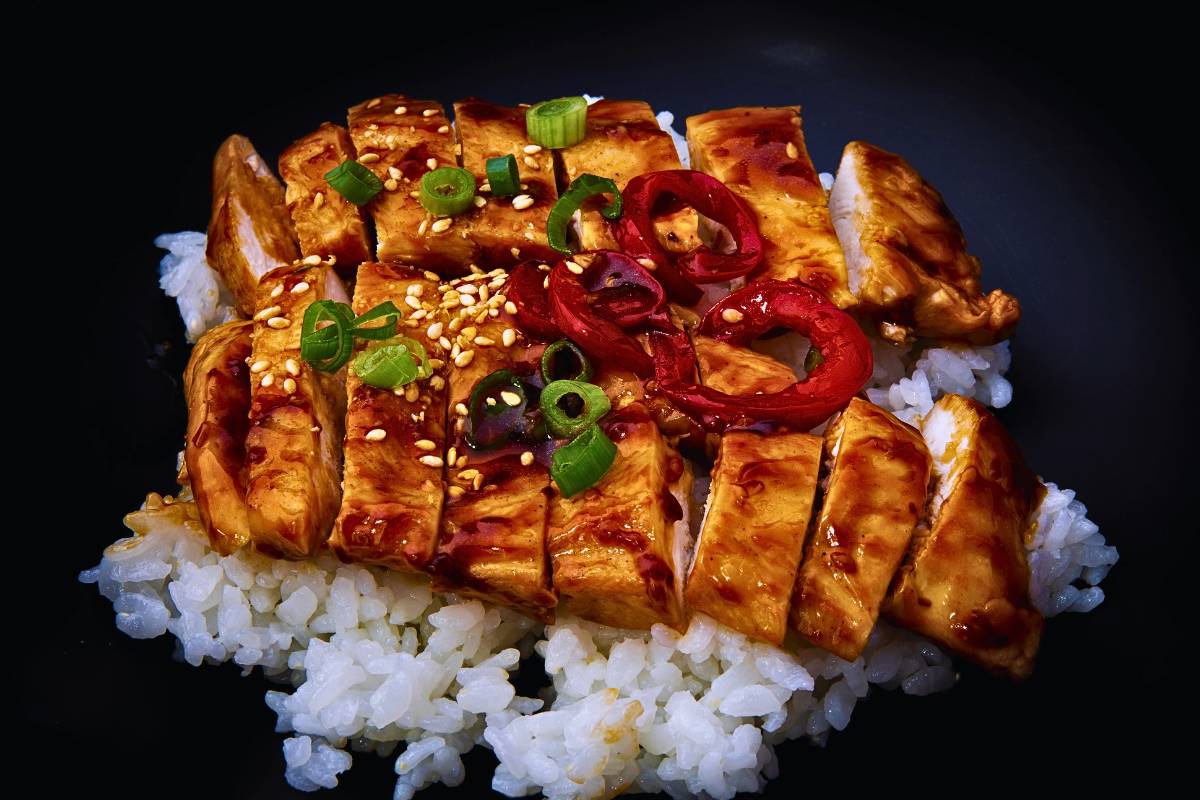 Rápido e Irresistível: Frango Teriyaki em Apenas 5 Minutos!