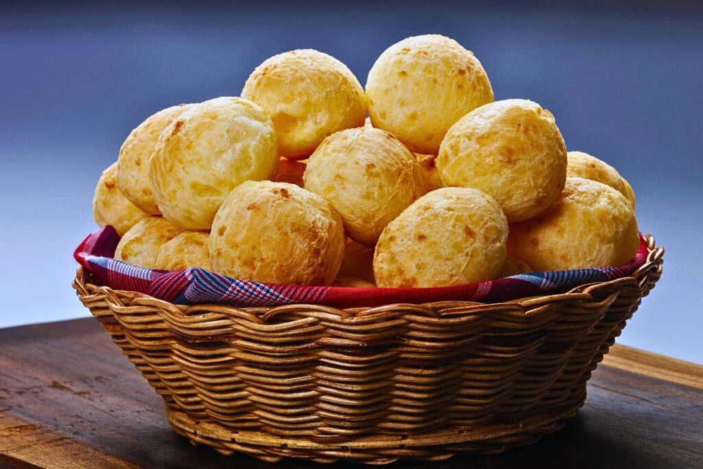 Descubra como o Pão de Queijo Fit Pode Ser Tão Saboroso Quanto Saudável!