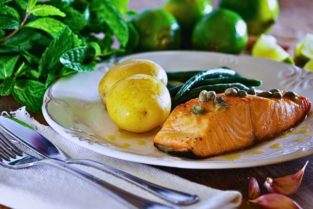 Salmão com Molho de Alcaparras: Uma Explosão de Sabores Marítimos! Desvende os Segredos!