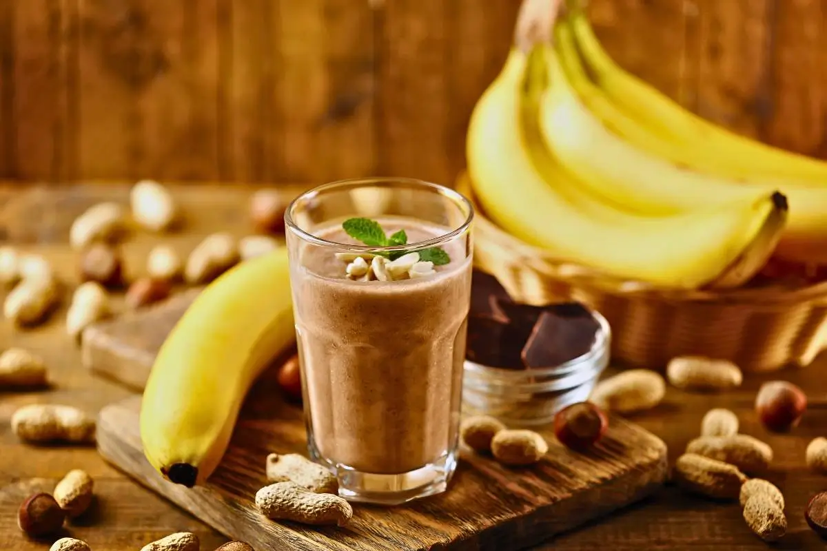 Shake Light de Chocolate com Banana e Linhaça: Explosão de Sabor e Saúde!