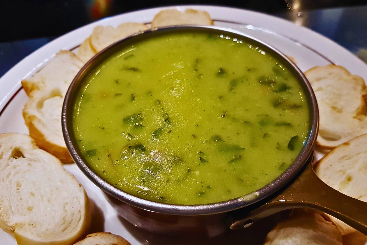 Reviva a Tradição com Caldo Verde Express: Rápido e Delicioso!