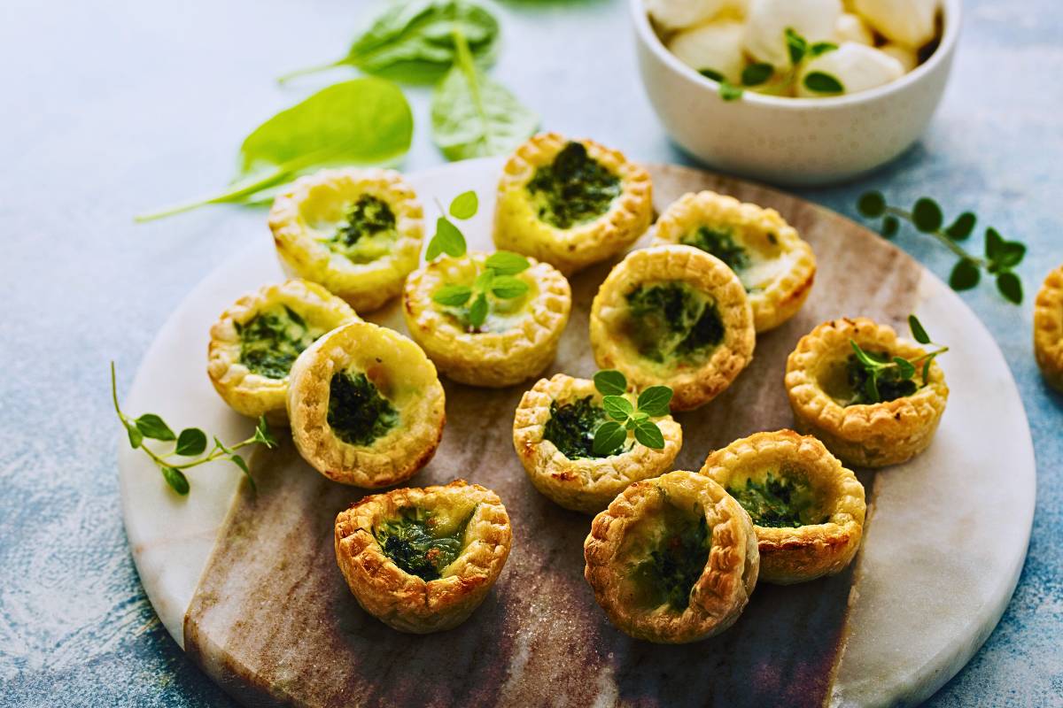 Sabor e Charme: Mini Quiches de Espinafre e Queijo Irresistíveis!