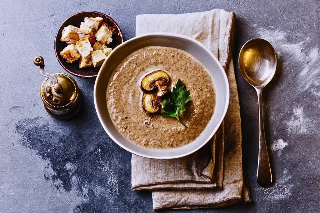 Transforme Suas Refeições com Sopa de Cogumelos Low-Carb: Uma Escolha Saudável e Deliciosa!