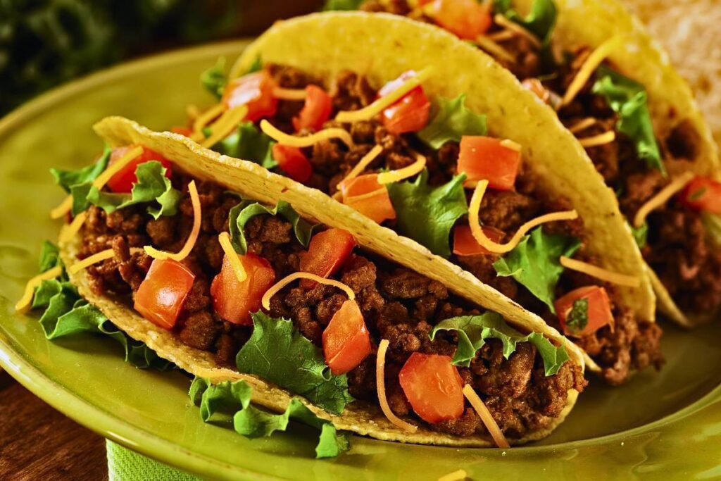 Transforme Sua Refeição em uma Aventura Culinária com Tacos de Alface e Carne Moída: Sabor e Saúde em Harmonia!