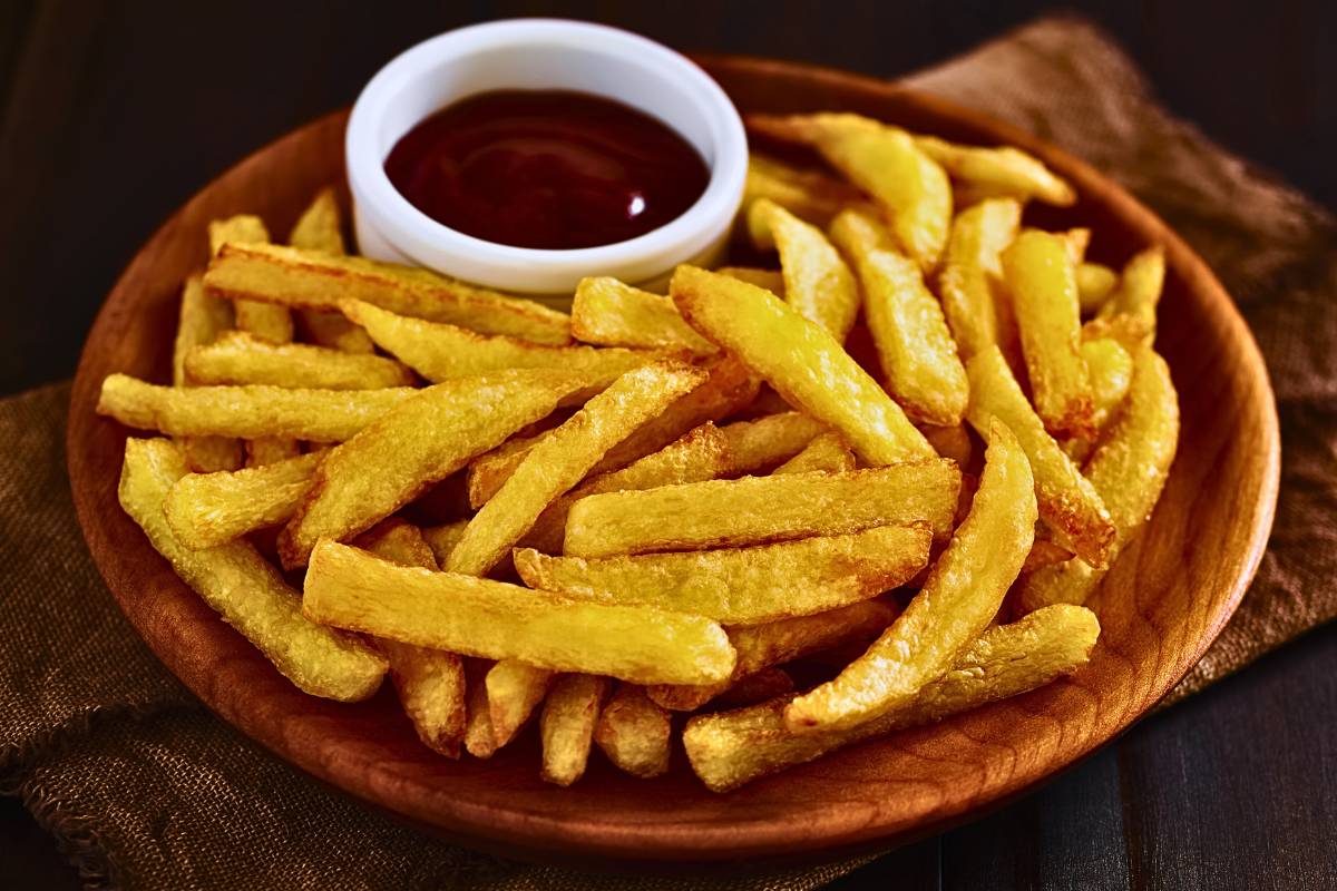 Crocância Irresistível: Batata Frita Caseira Perfeita! Delícia!