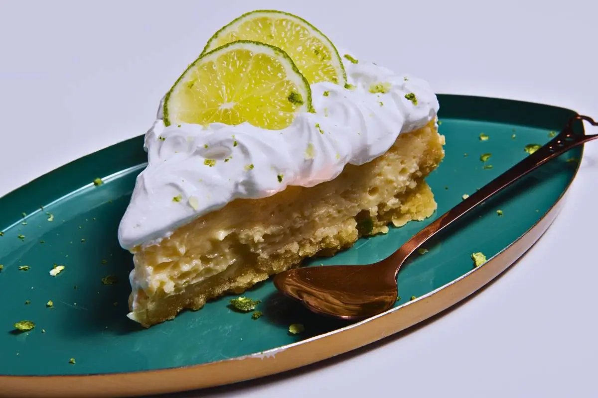 Sabor e leveza: sua nova Torta de limão light favorita!