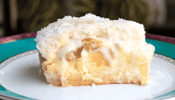 Faça hoje essa sobremesa de Torta de coco com abacaxi, não sobra NADA! Confira!