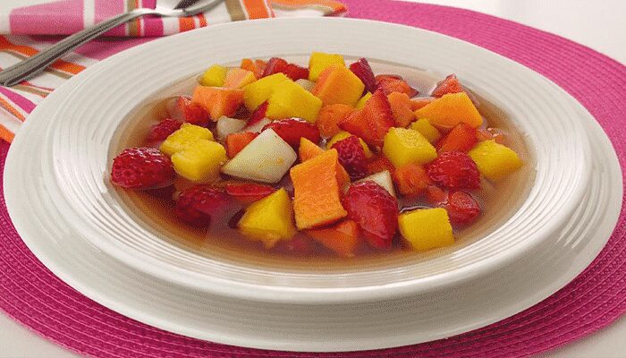 Incrível Sopa fria de frutas vermelhas! Surpreenda-se!