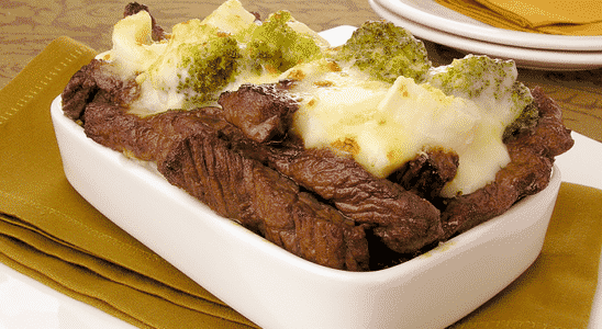 Saboreie hoje Tiras de carne ao requeijão! Faça Hoje!