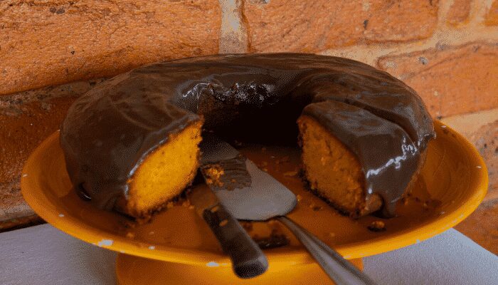 Veja como é fácil preparar esse bolo de cenoura super fofinho! Você vai amar!
