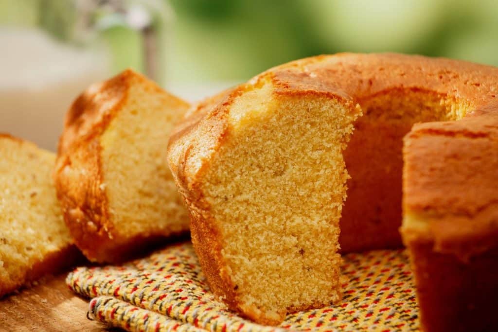 Veja como é fácil preparar esse bolo de fubá com soja! É saboroso e delicioso e você vai se surpreender!