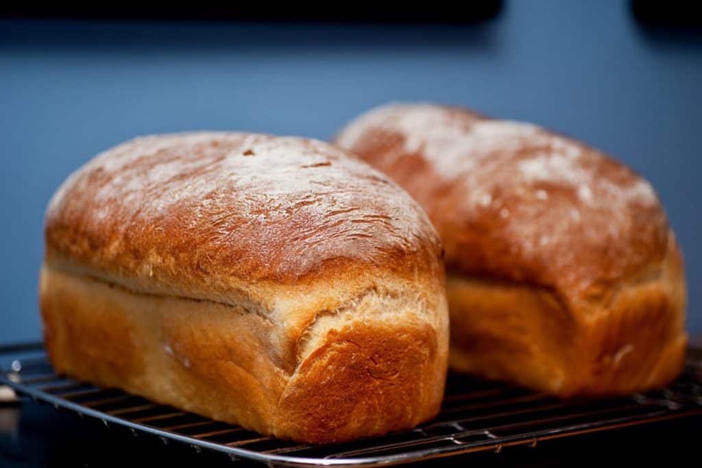 Para o lanche de hoje, prepare um delicioso pão caseiro com farinha de soja! É simples e fácil de fazer! Venha conferir!