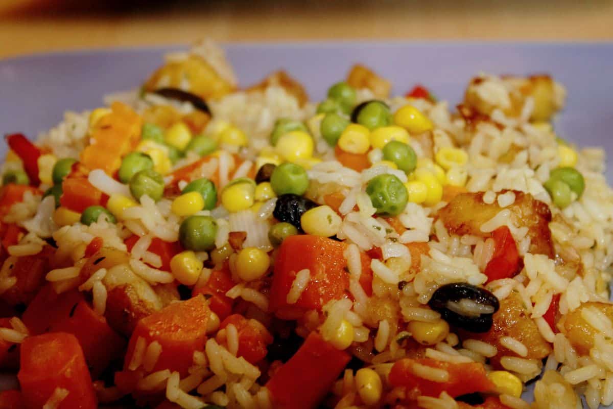 Maravilhoso arroz integral com soja e legumes!