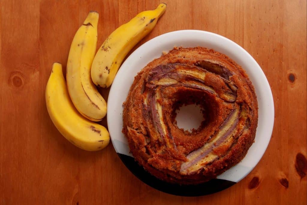 Surpreenda-se com esse bolo de banana e beterraba, é delicioso e muito nutritivo! Você vai amar!