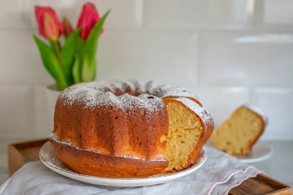 Pão de ló light é uma receita fácil e deliciosa que vai deixar você satisfeito sem comprometer a sua dieta. Venha conferir!