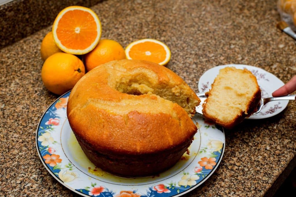 Prepare hoje para seu lanche da tarde um bolo laranja diet, simples e fácil de fazer! Venha experimentar!