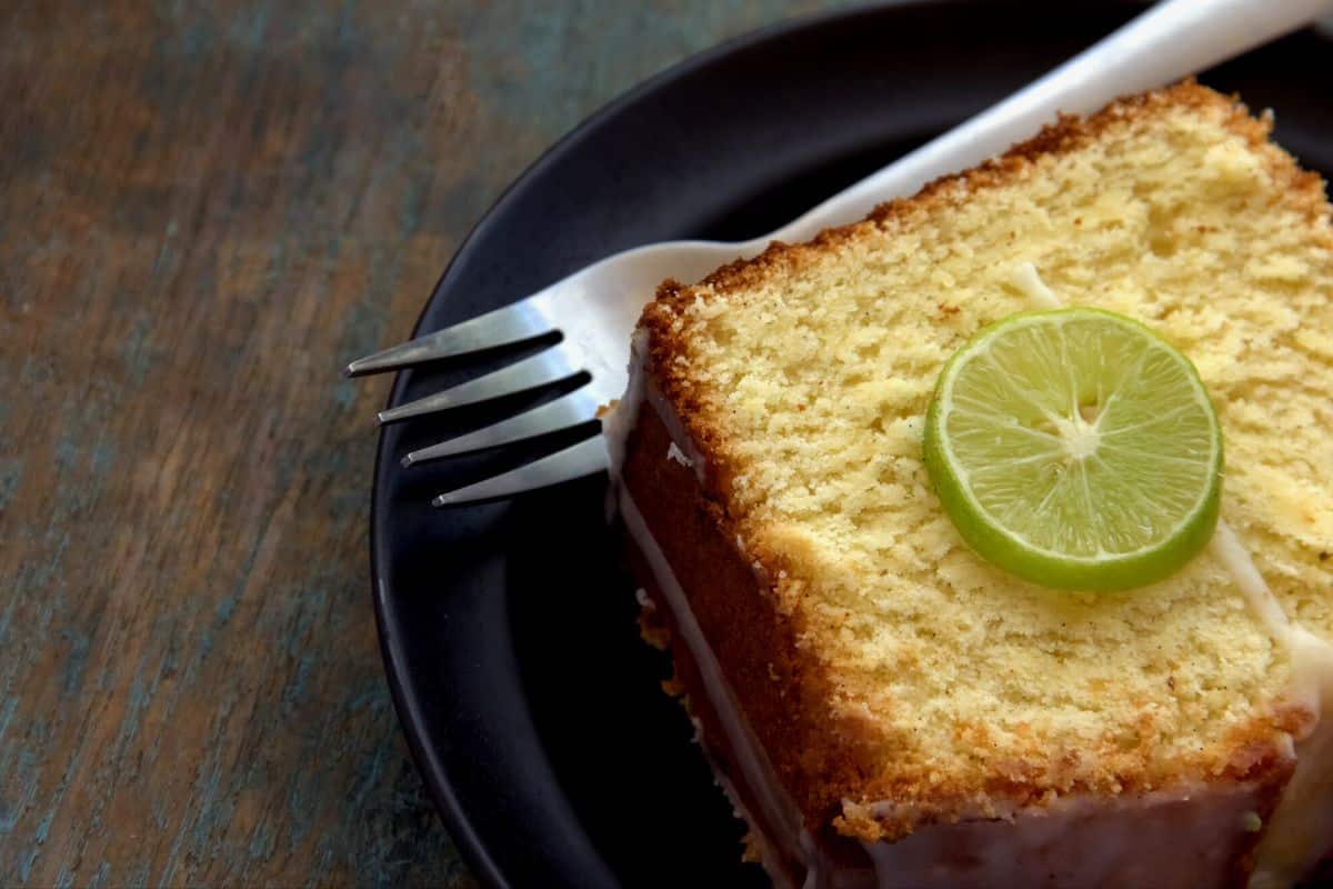 Prove esse incrível bolo de limão diet! Delícia!