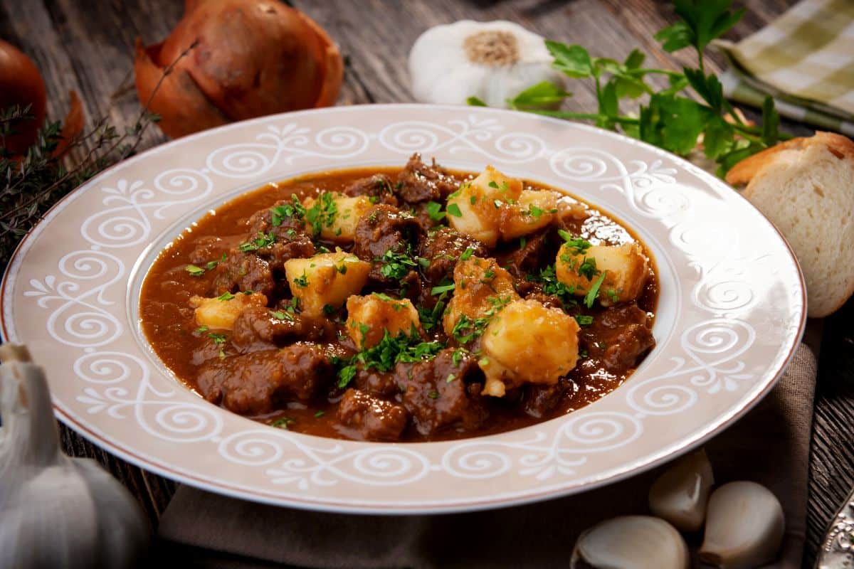 Faça agora um Goulash! Extremamente saboroso!