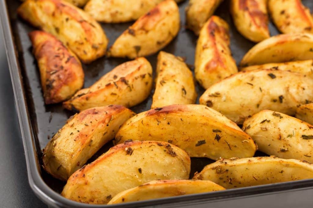 Aprenda a fazer hoje deliciosas batatas douradas, simples e maravilhosas! Você vai adorar!