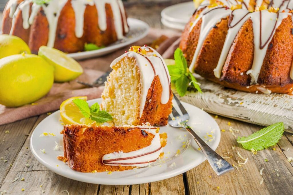 Este bolo de limão siciliano é perfeito para quem gosta de sobremesas leves e refrescantes.