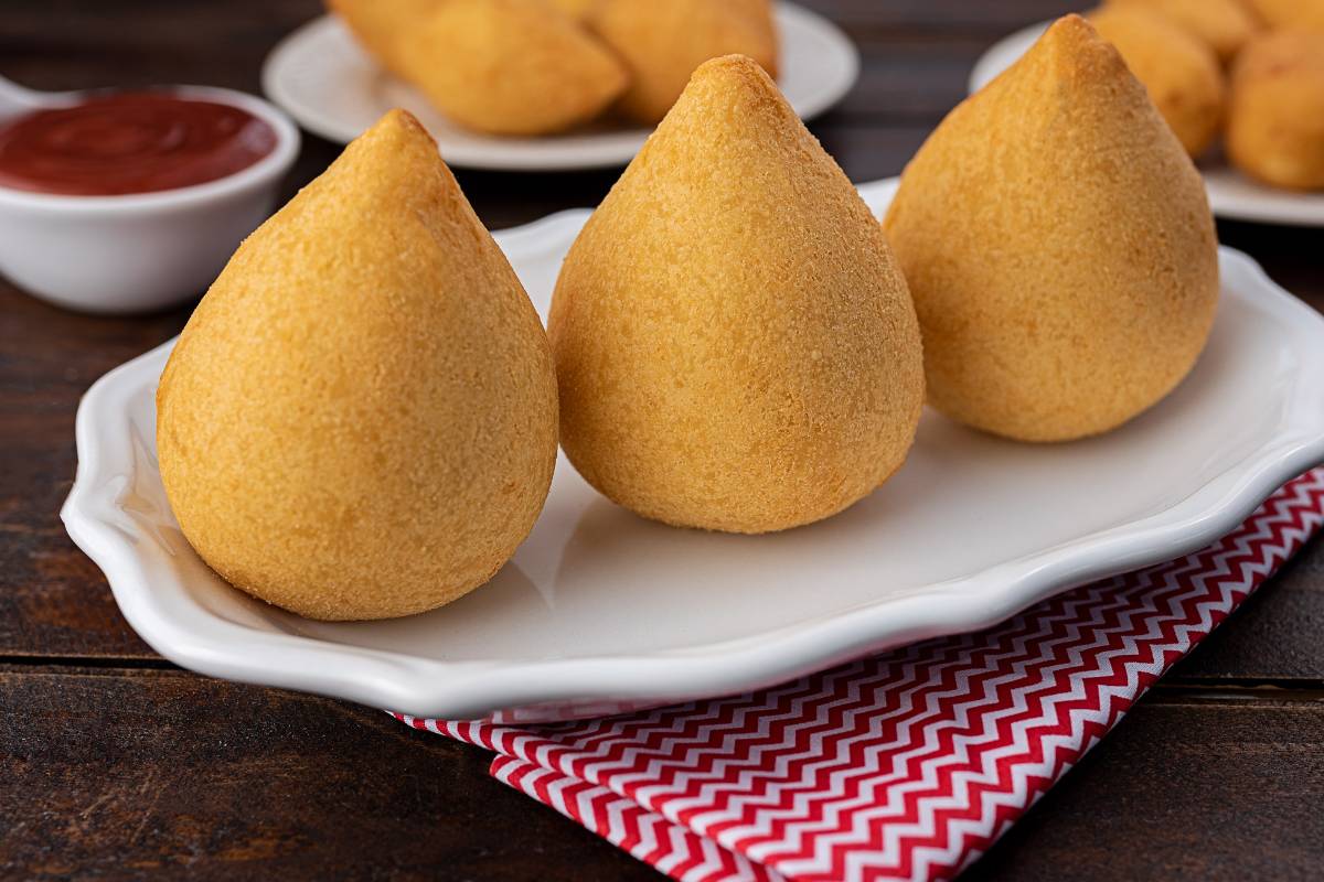 Saborosa Coxinha de Camarão Cremosa! Venha conferir!