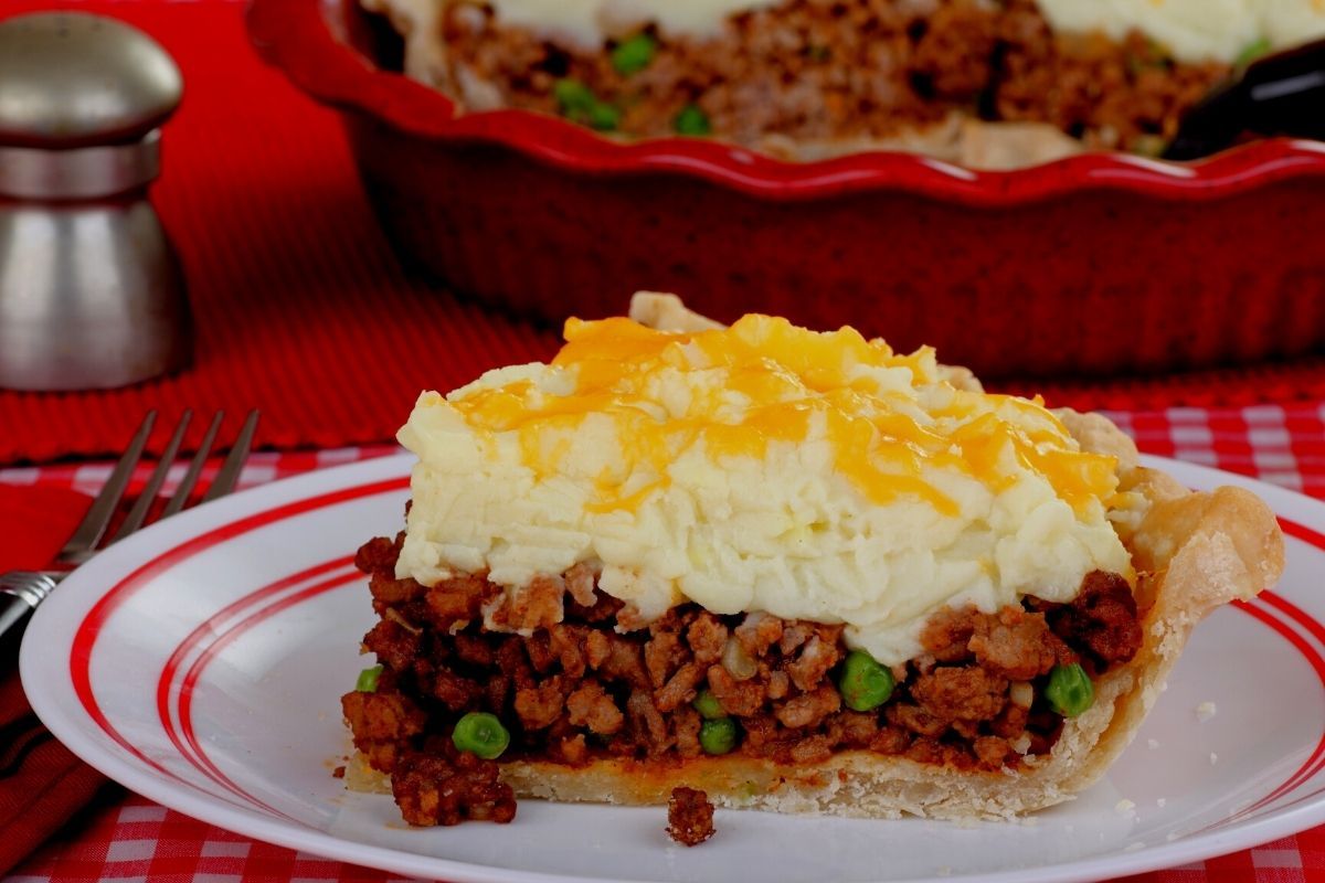 Faça hoje: Torta de Carne com Queijo Cremoso! Incrível!