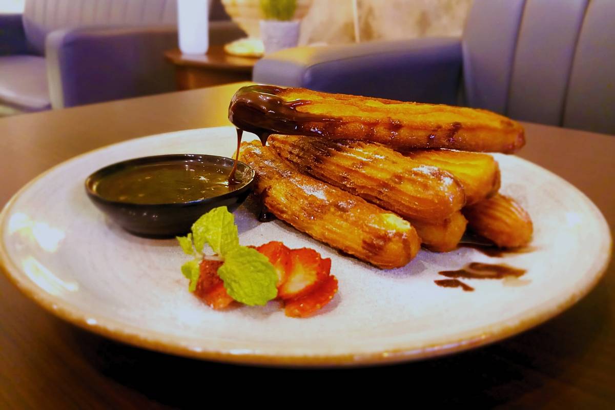 Incrível! Churros Recheados com Creme de Avelã!