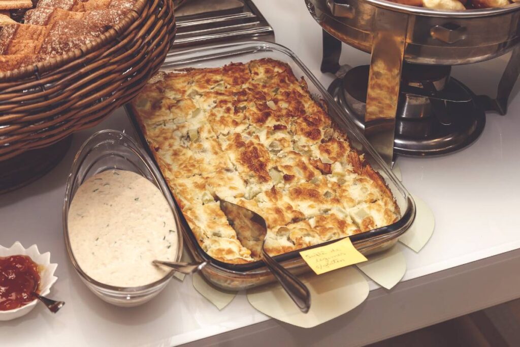 Essa lasanha de camarão com molho branco, é uma receita com frutos do mar para surpreender seus convidados.