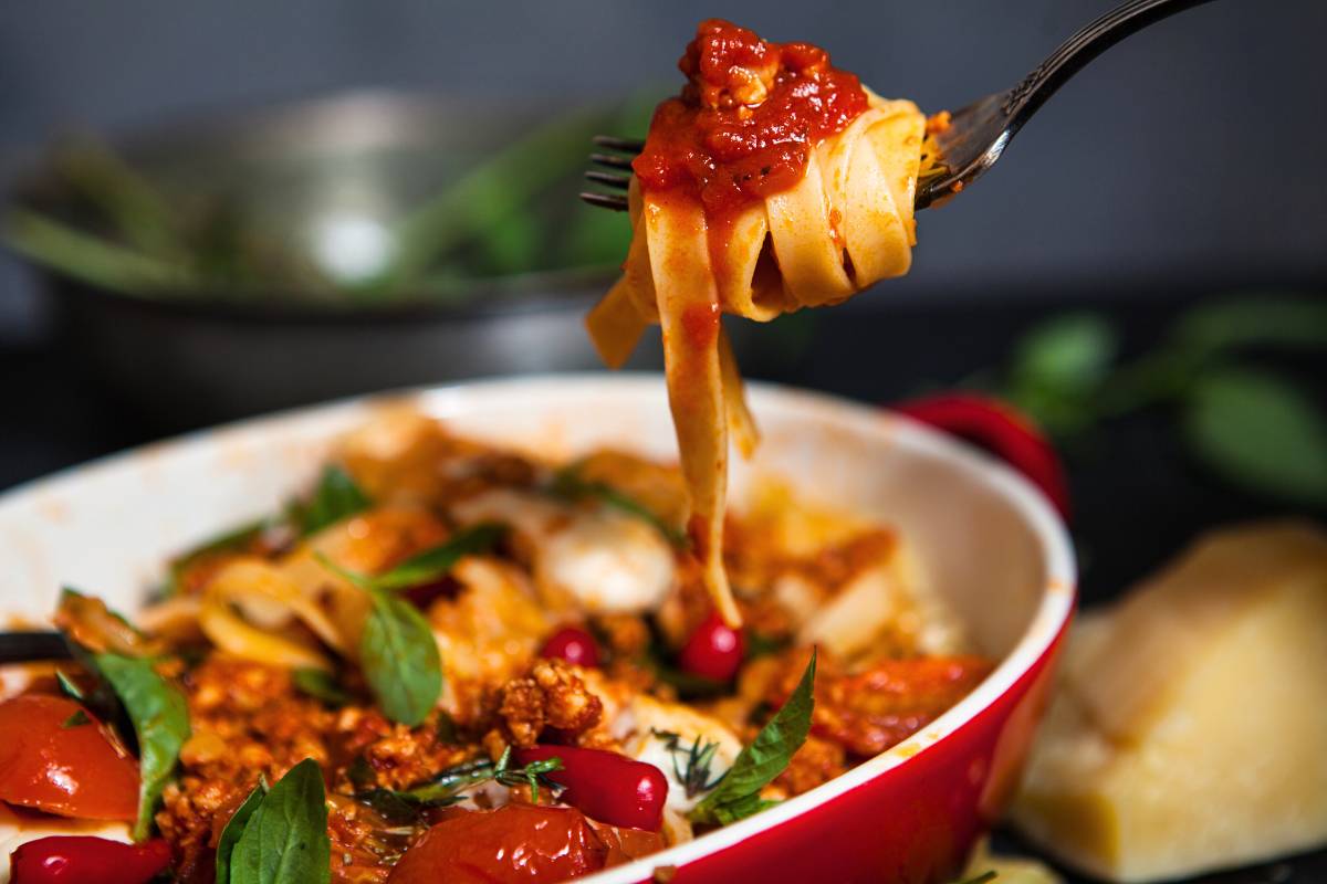 Macarrão com Tomate e Manjericão! Uma delícia! 1 Macarrão com Tomate e Manjericão! Uma delícia!