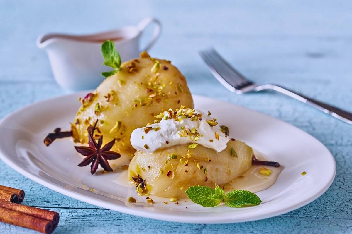 Pêra no Moscatel com Creme Inglês! Sobremesa incrível! 1 Pêra no Moscatel com Creme Inglês! Sobremesa incrível!