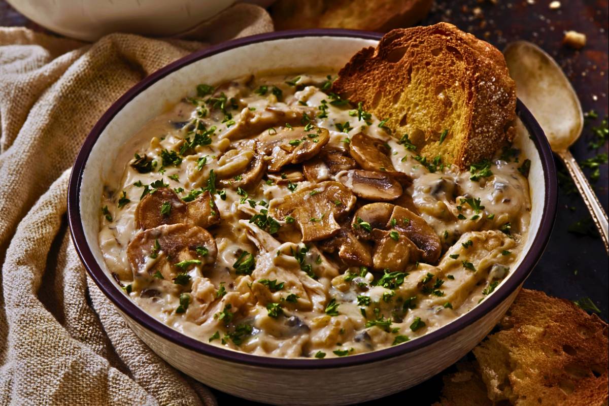 Sopa Cremosa de Cogumelos com Frango! Incrível!