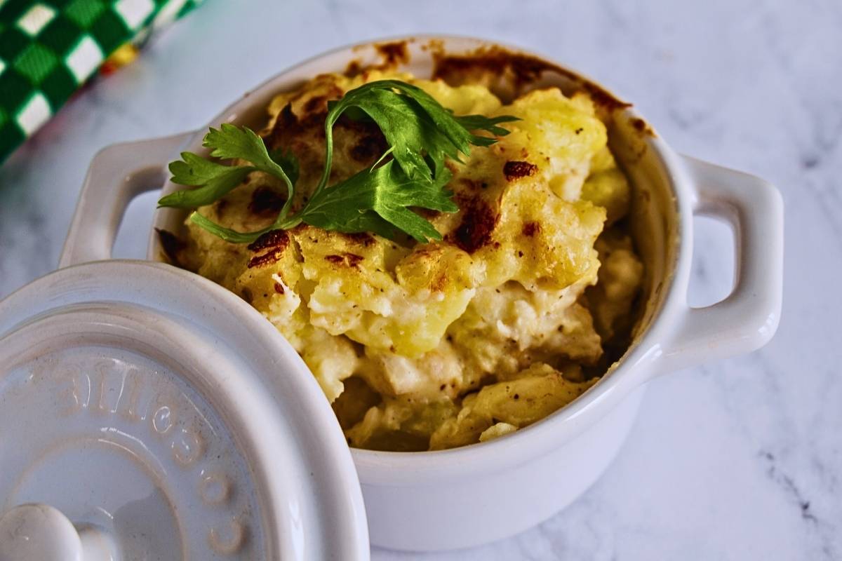 Bacalhau com Natas: Um Prato Clássico e Saboroso!