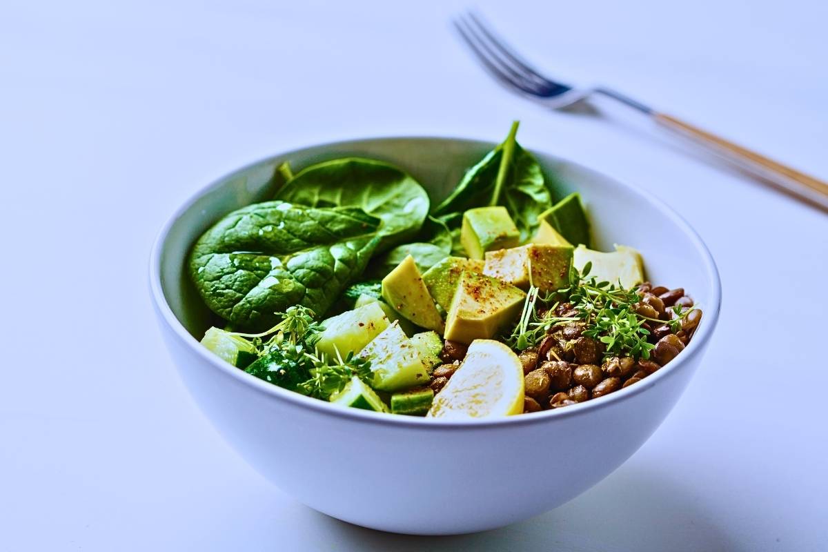 Saboreie uma Salada de Lentilhas com Abacate! Faça hoje!