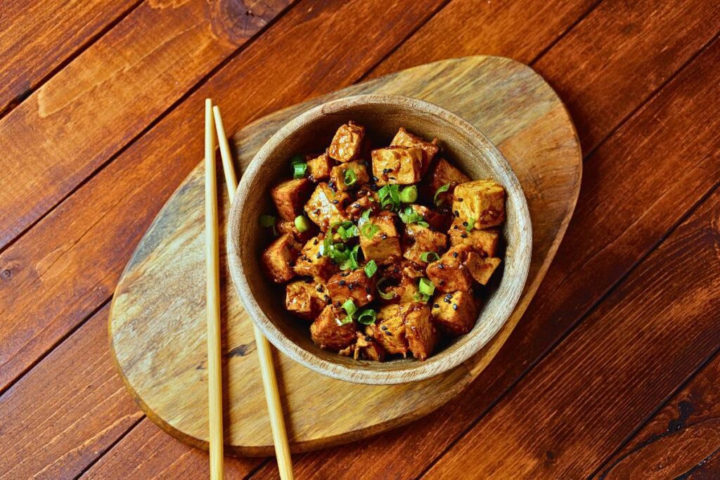 Tofu Teriyaki, uma delícia japonesa em casa! Prepare-se para uma explosão de sabores orientais nesta receita simples e deliciosa.