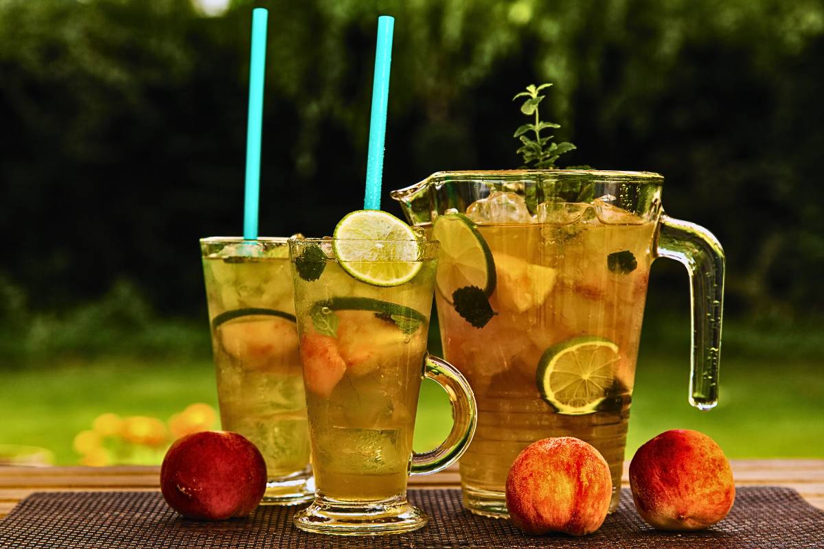 Um Brinde ao Verão! Chá Gelado de Pêssego e Limão!