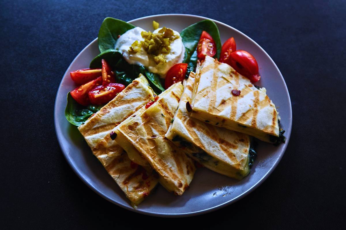 Quesadilla de Vegetais na Sanduicheira: Uma Delícia Rápida!