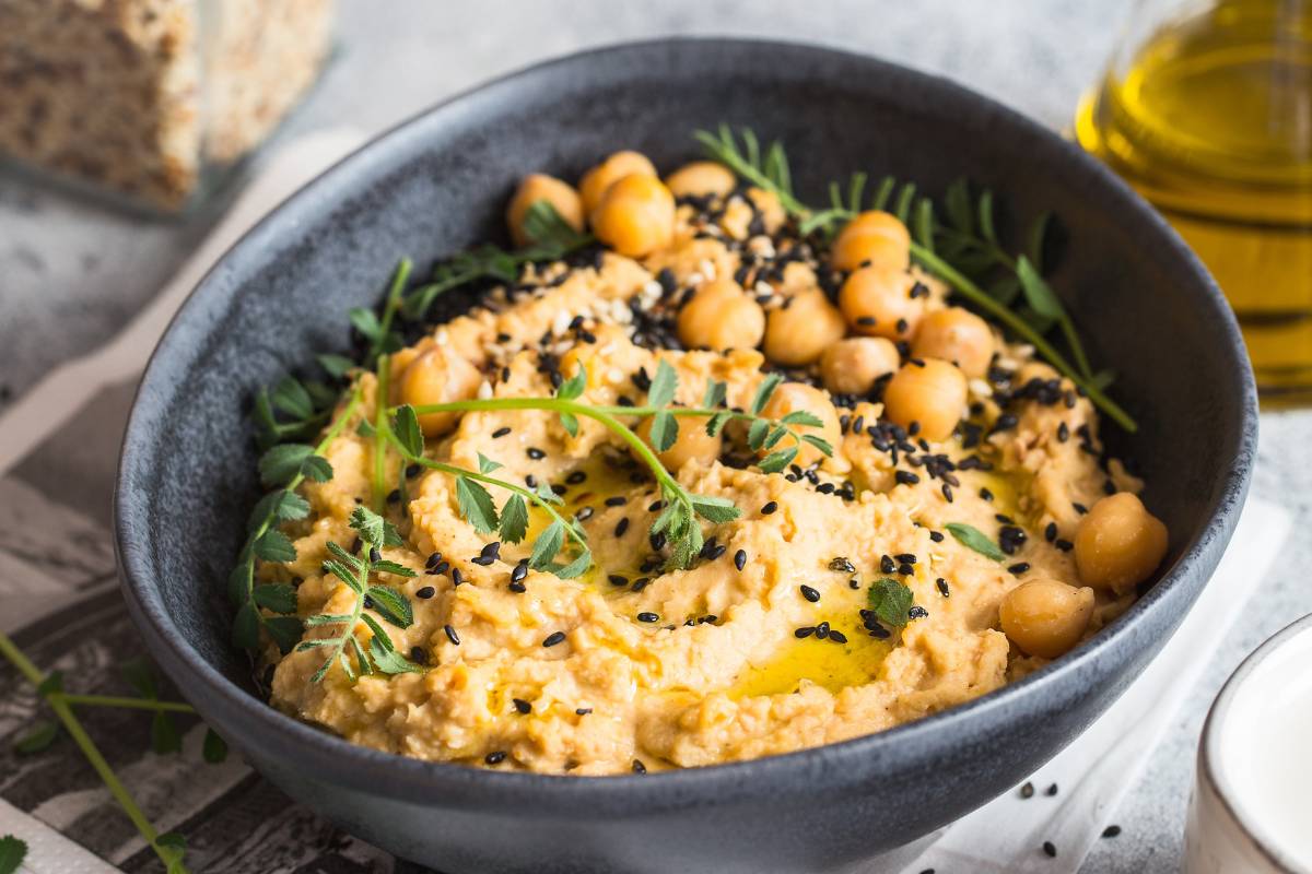 Sabor e Saúde: Patê de Grão-de-Bico com Tahini Irresistível!