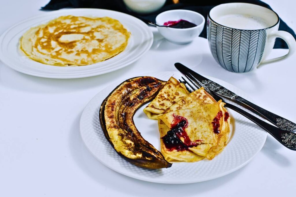 Receita de Panquecas de Banana sem Glúten, uma delícia matinal! Prepare um café da manhã saudável e delicioso.