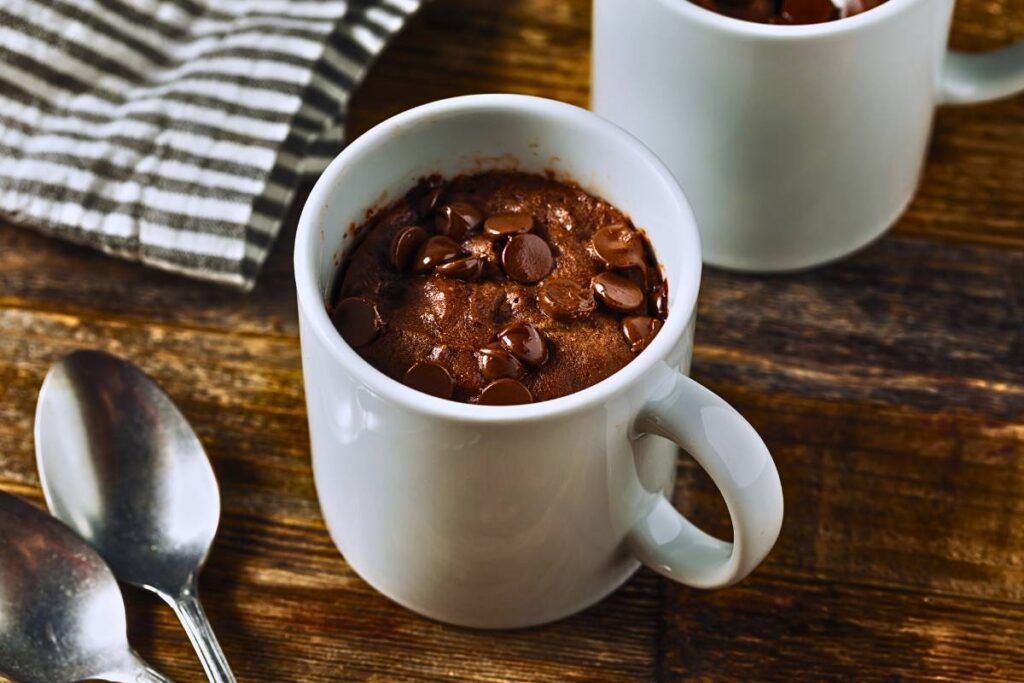 Uma explosão de chocolate em minutos! Faça agora um delicioso Brownie de Microondas! Solução perfeita para aquelas tardes de desejo por chocolate!