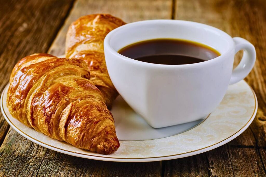 Croissant: O Toque Francês que Transforma Cafés da Manhã!