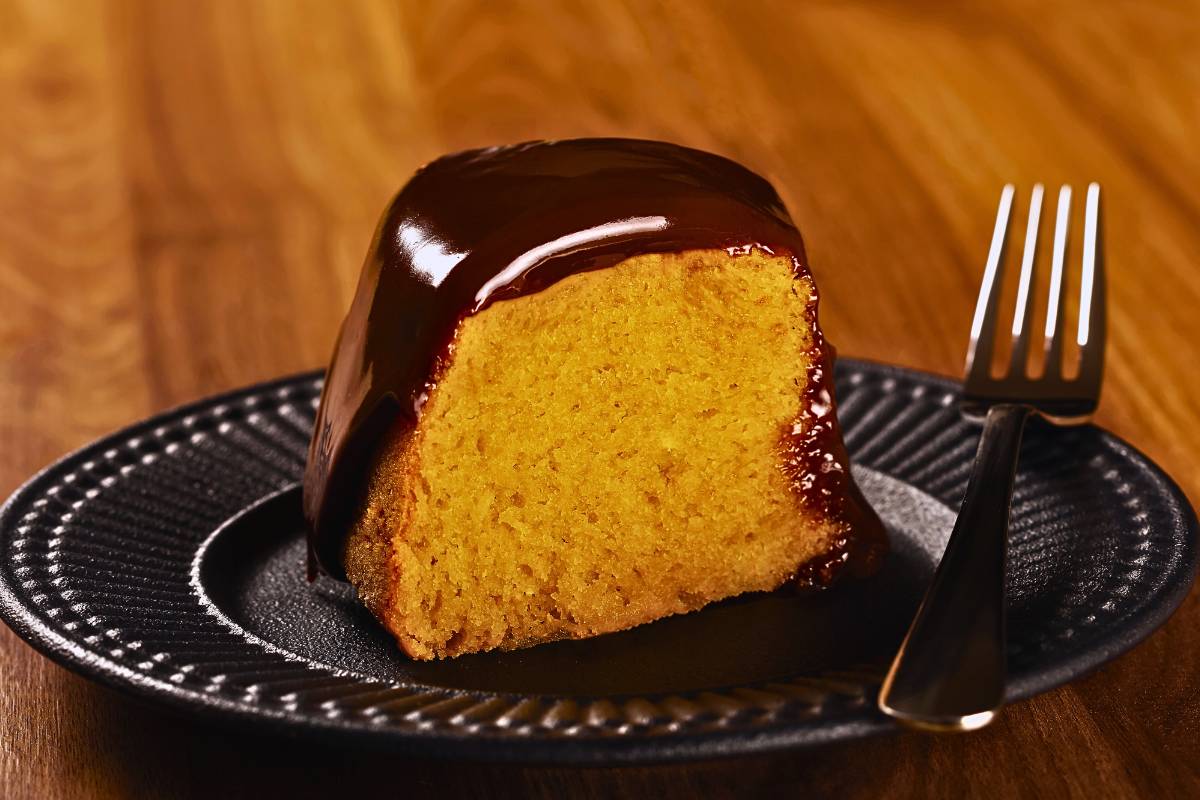 Bolo de Laranja com Cobertura de Chocolate! Delícia Cítrica!