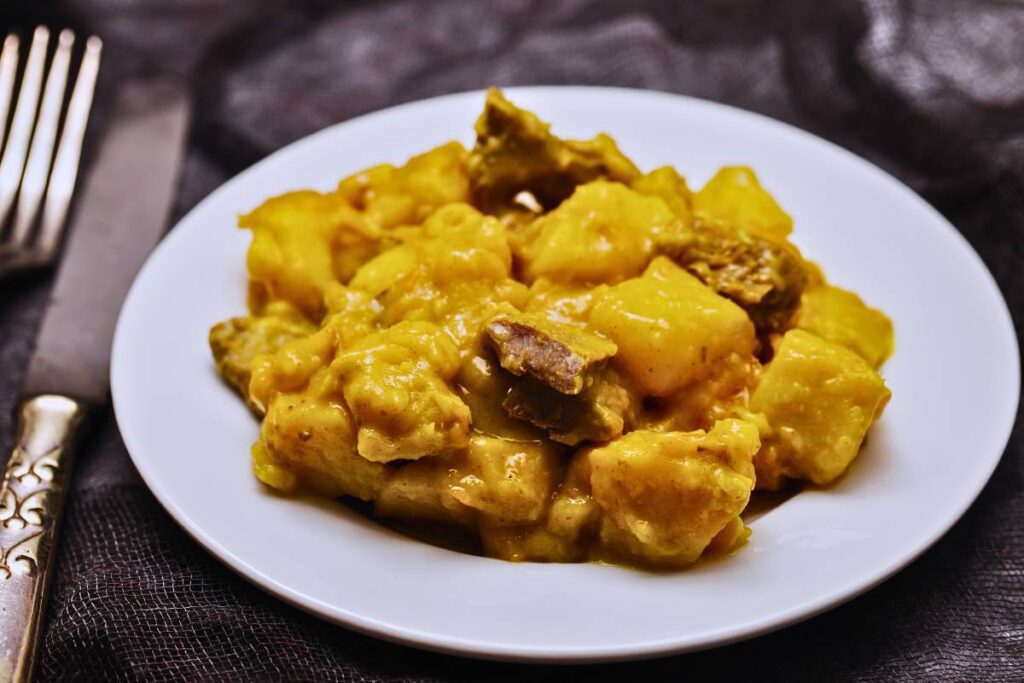 Carne com Batata Doce ao Curry: Uma Combinação Perfeita para Aquecer o Coração!