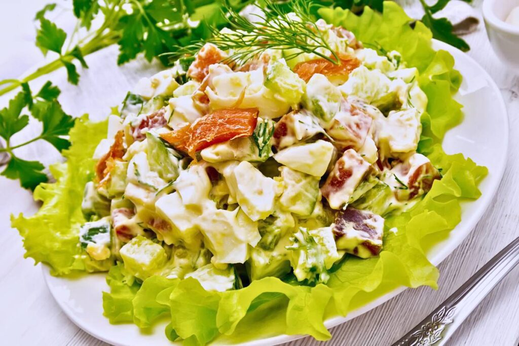 Transforme Seus Almoços com a Inovadora Salada de Ovo e Maionese de Abacate!