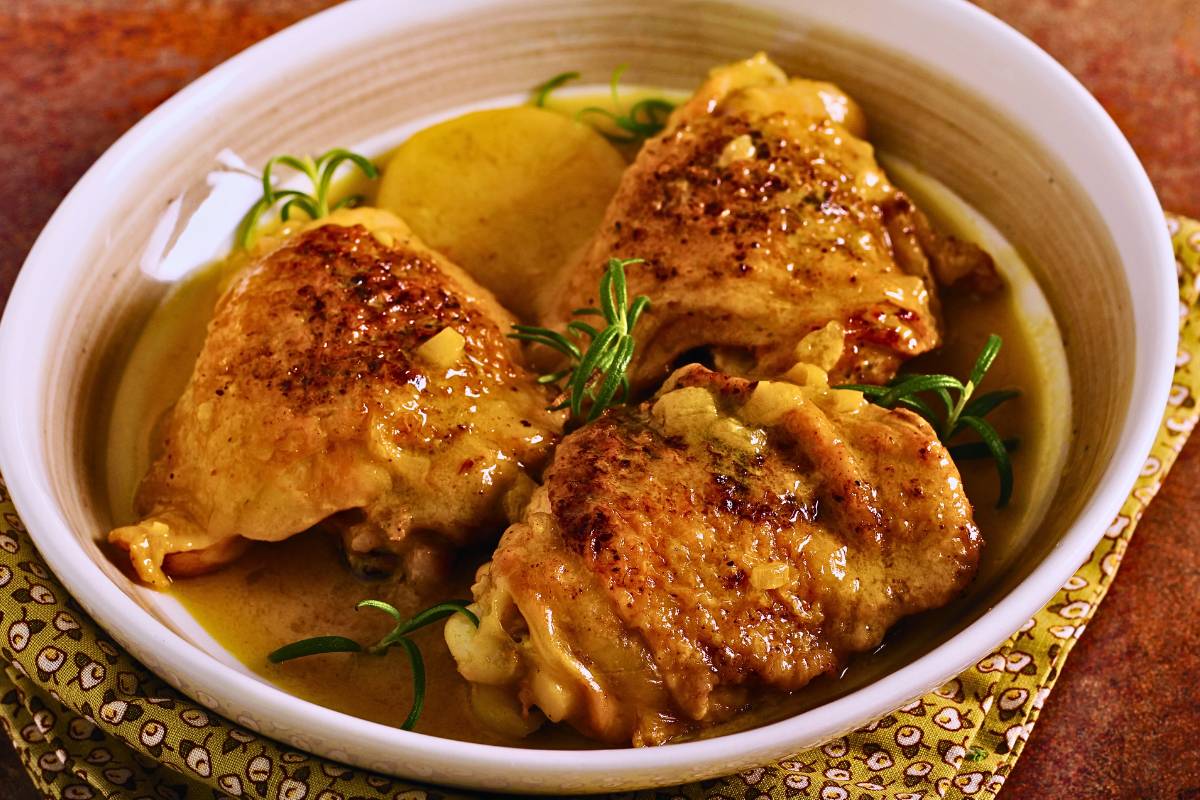 Sobrecoxas de Frango ao Curry: Um Toque Exótico em Sua Mesa!