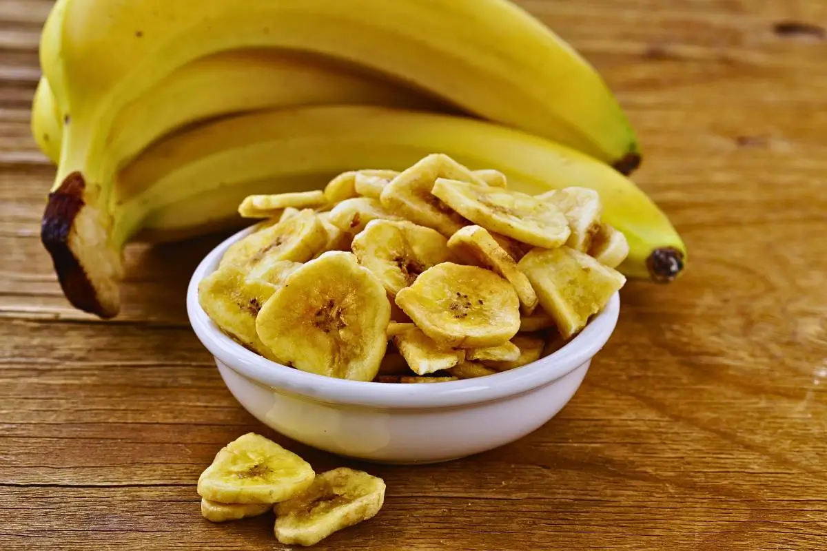 Delicie-se com o Sabor Tropical dos Chips de Banana Doce Frita!